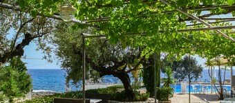 Kardamili Beach Hotel