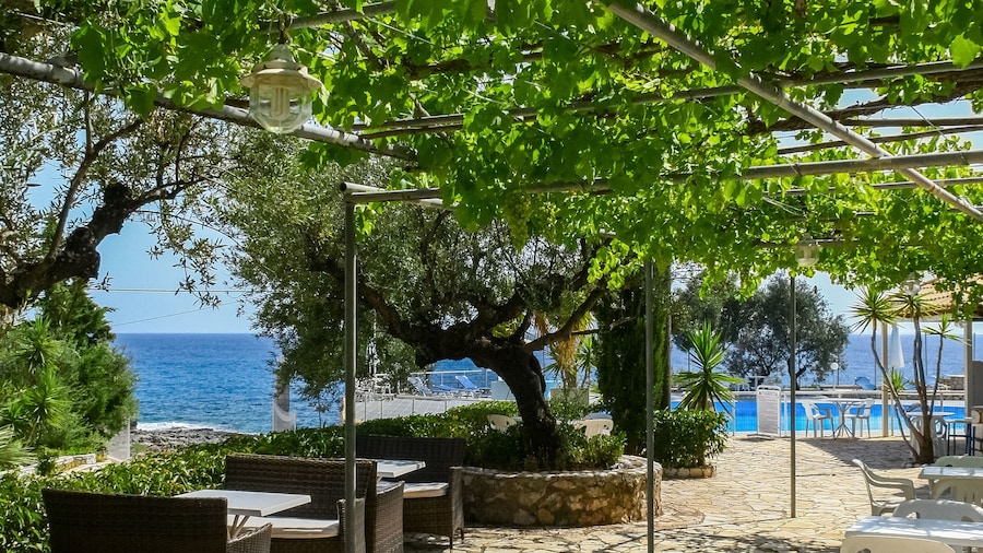 Kardamili Beach Hotel