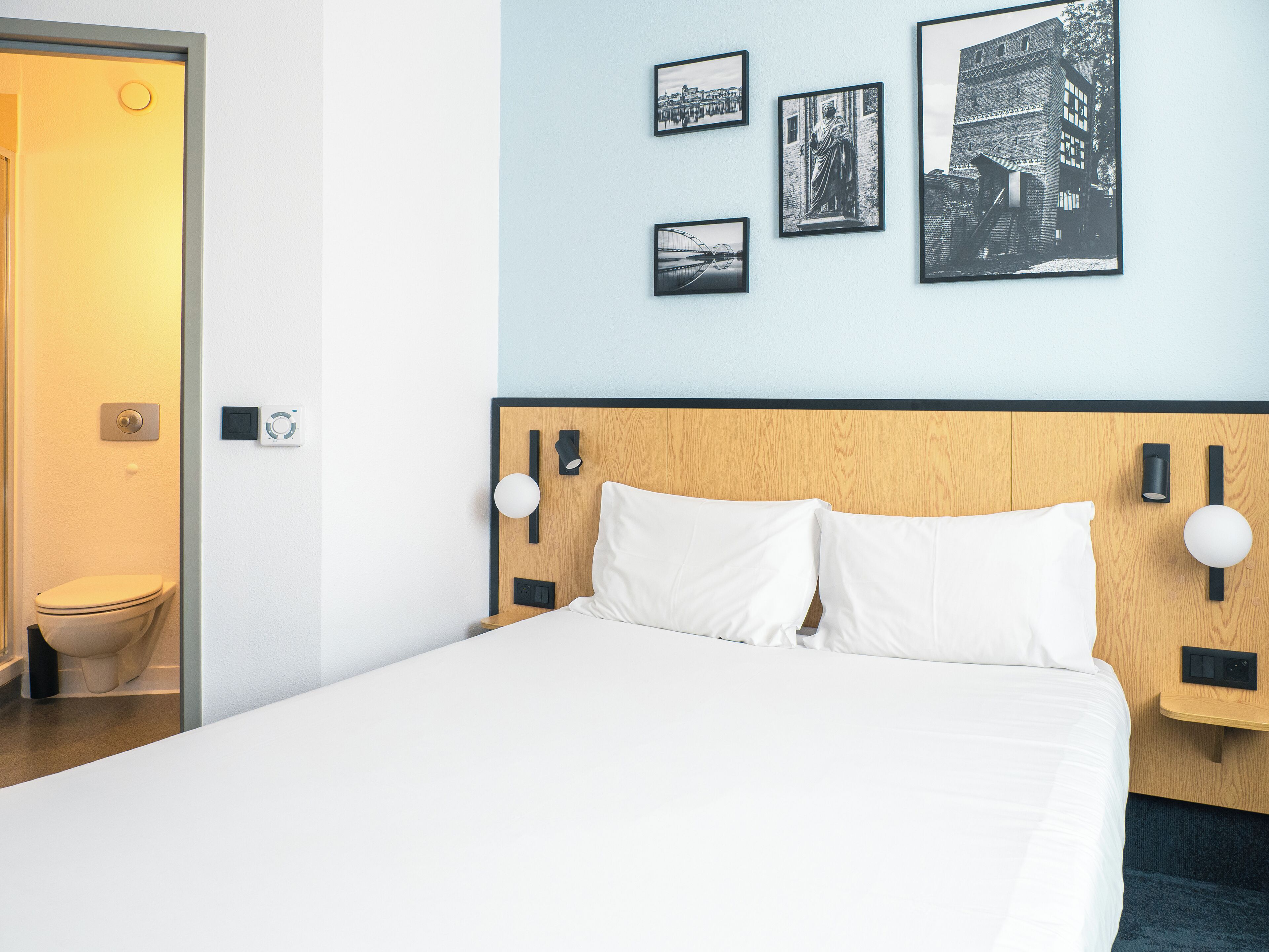 Chambre Premium, 1 grand lit | Bureau, rideaux occultants, chambres insonorisées, lits bébé (gratuits)