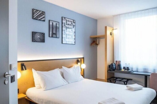 Premium Room, 2 Twin Beds | Desk, blackout drapes, soundproofing, cribs (free)
