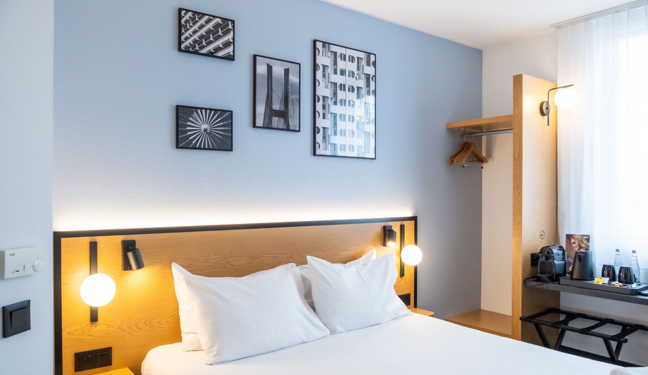 desk, blackout curtains, soundproofing, free cots/infant beds