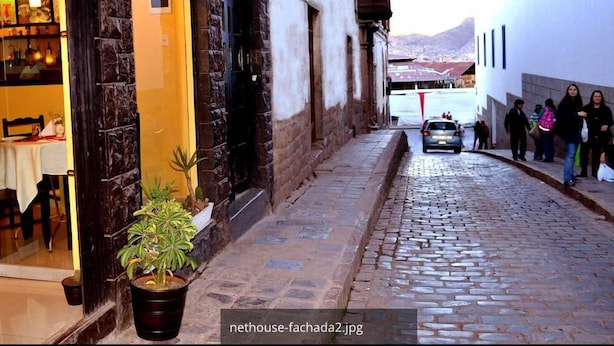 Unclassified image, 1 of 48, button - Net House Cusco (Cusco)