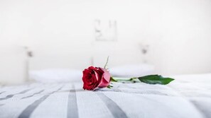 セーフティボックス (室内)、防音設備、アイロン / アイロン台、WiFi (無料)