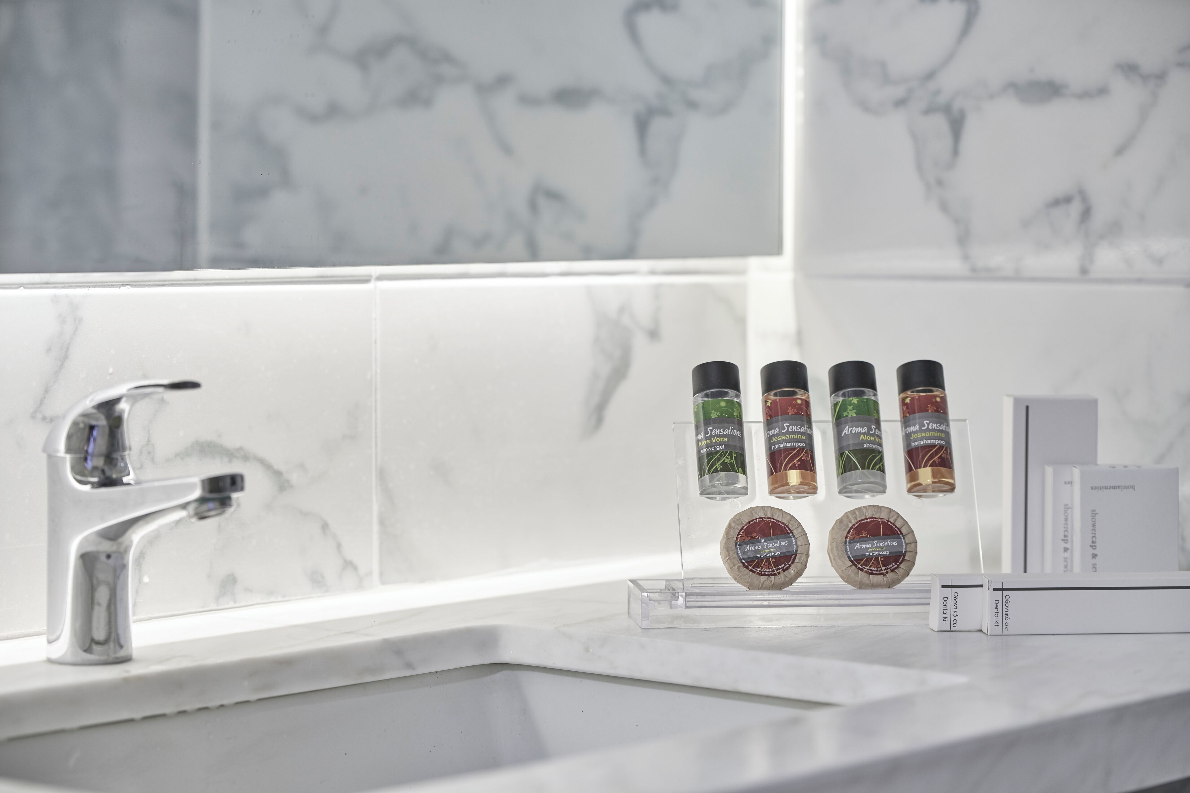 executive double room | bathroom | free toiletries, hair dryer, towels