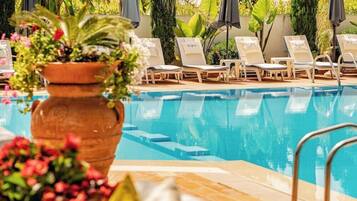 Outdoor pool, pool umbrellas