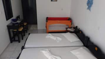 In-room safe, desk, iron/ironing board, free WiFi