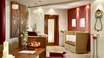 Sauna, vasca idromassaggio, bagno turco, trattamenti per il corpo