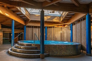 Bañera de hidromasaje interior