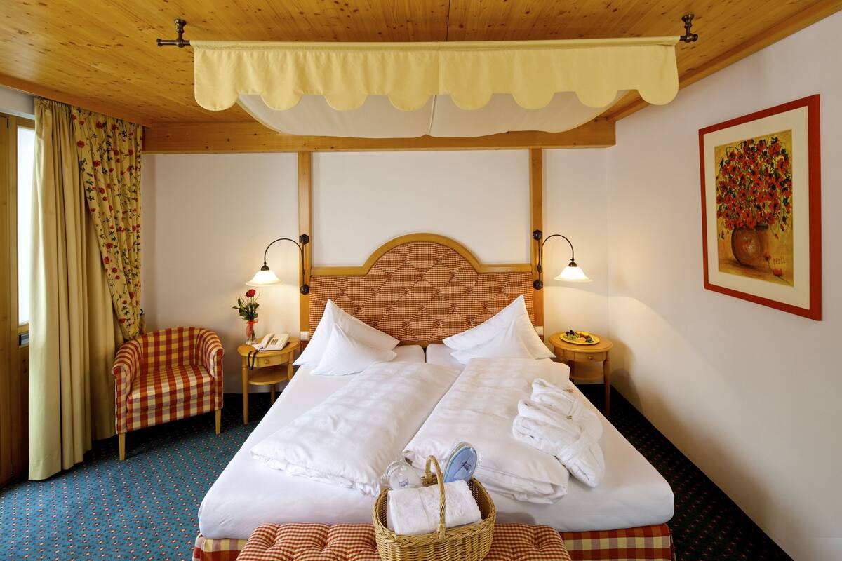 Superior Double Room | Minibar, in-room safe, WiFi (free), bed sheets