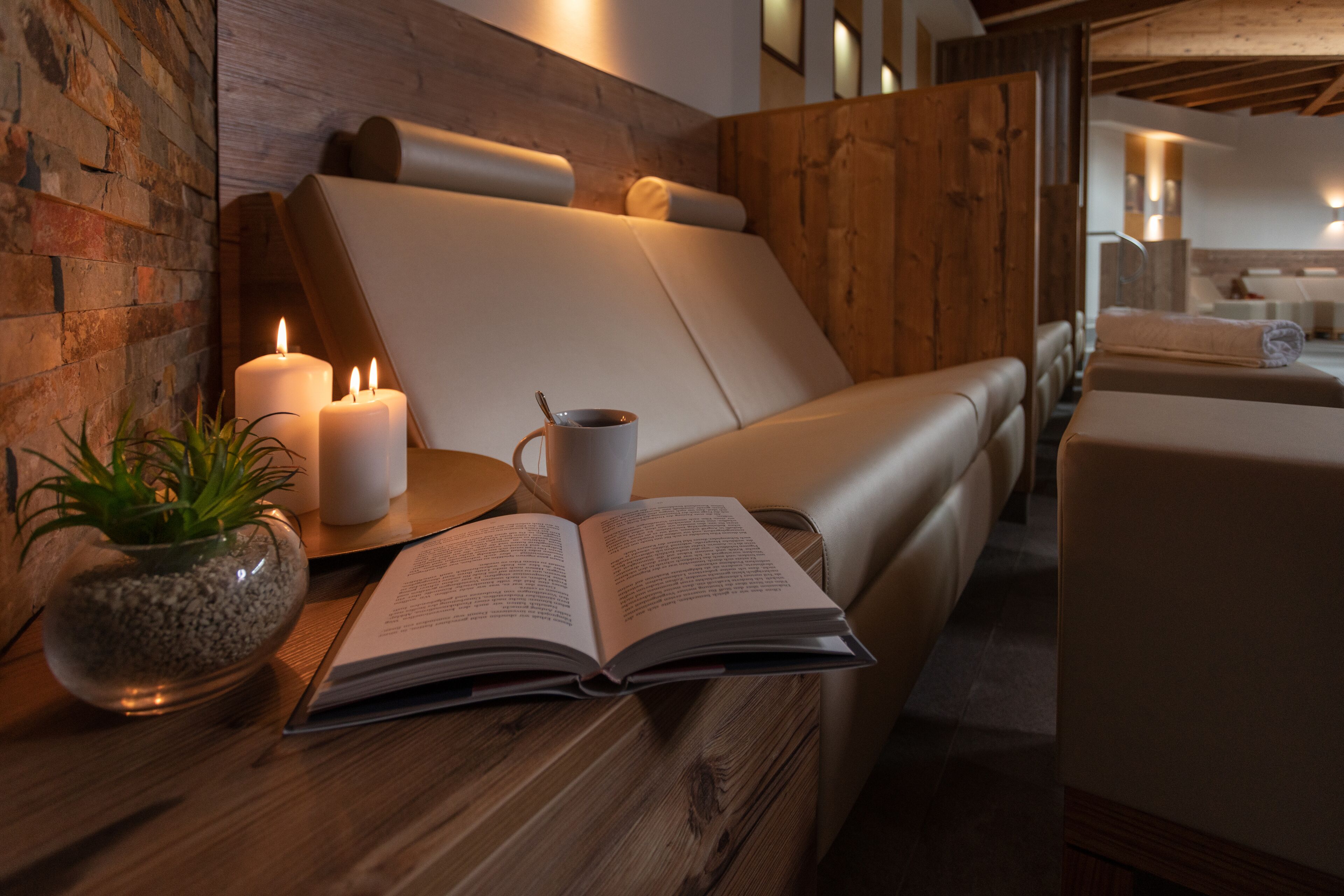 sauna, hot tub, steam room, hot stone massages, deep-tissue massages