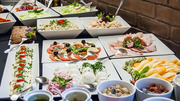 Frokostbuffé hver dag (mot et tillegg)