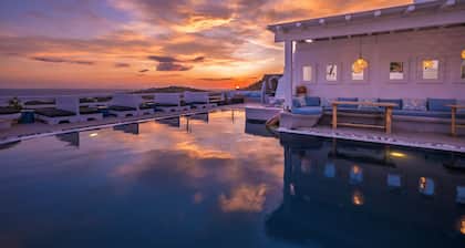 Flaskos Luxury Suites