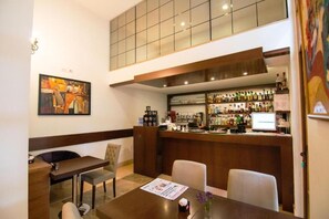 Bar (on property) - Kotoni (Tirana)
