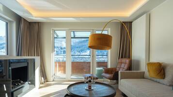 Executive-Suite | Zimmersafe, VerdunkelungsvorhÀnge, kostenloses WLAN, BettwÀsche