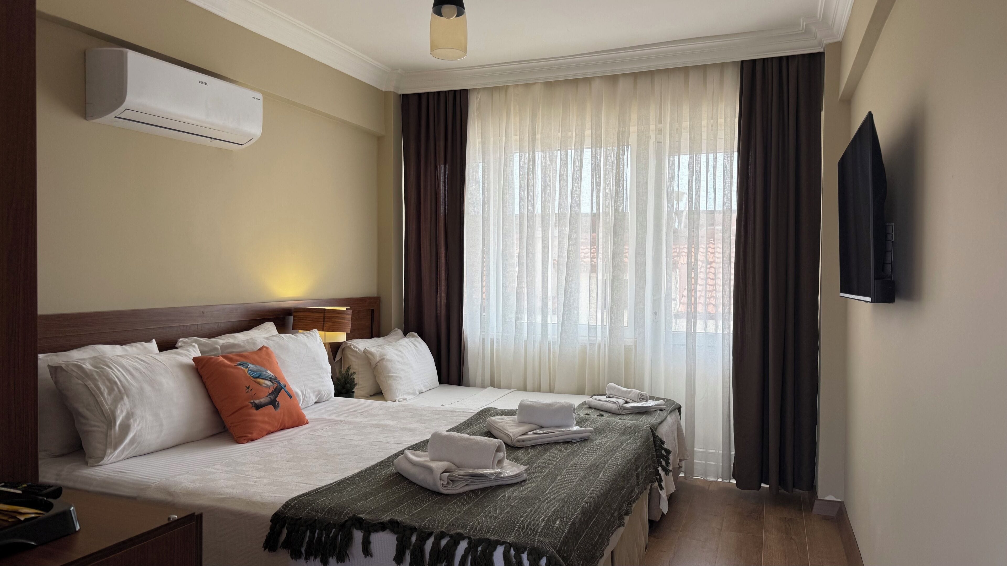 Standard Triple Room | Premium bedding, minibar, desk, soundproofing