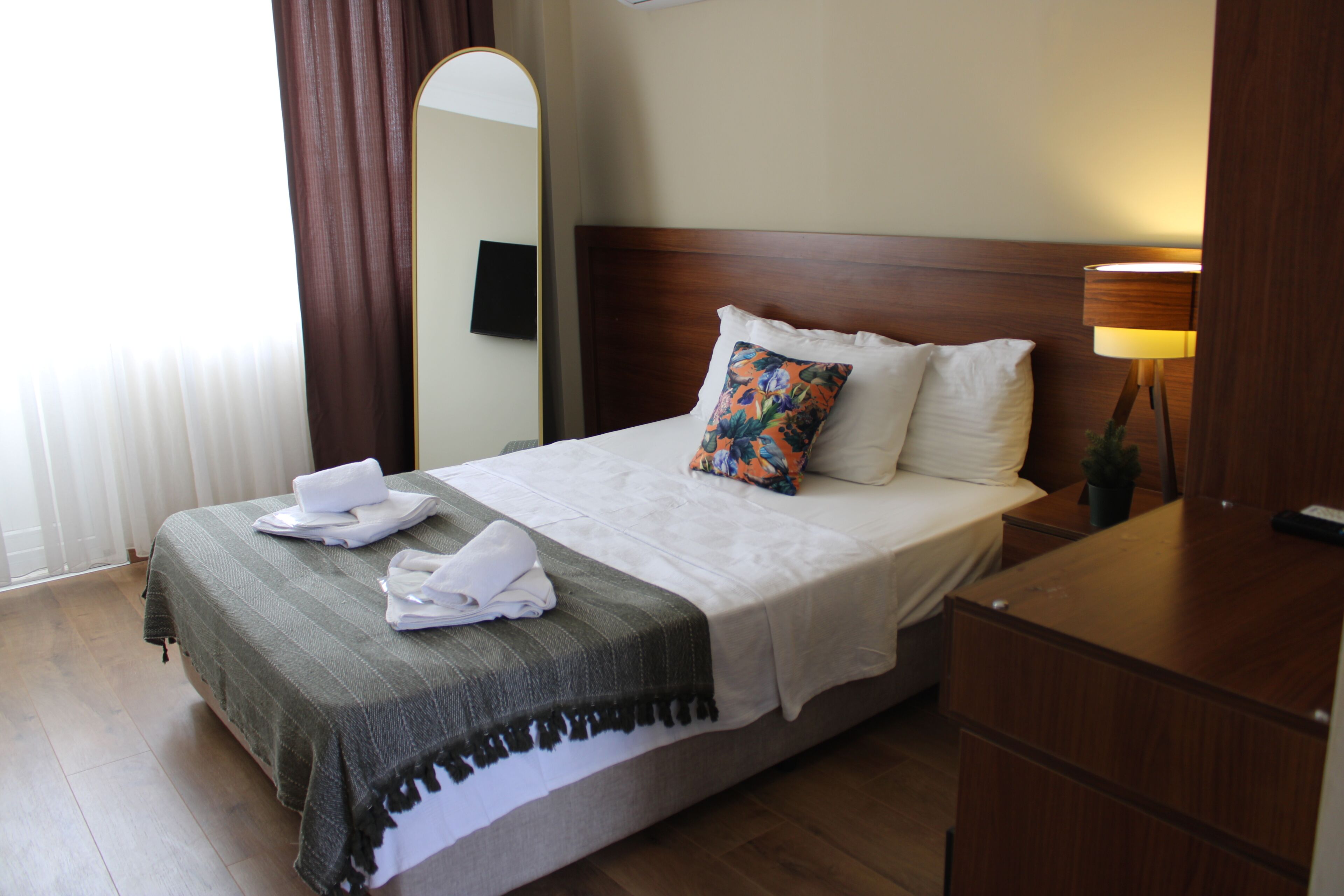 Double Room, Partial Sea View | Premium bedding, minibar, desk, soundproofing