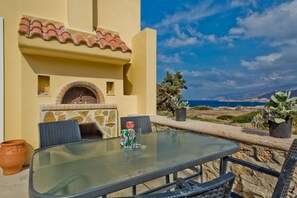 Luxury-Apartment, Meerblick, Erdgeschoss (Village View) | Terrasse/Patio
