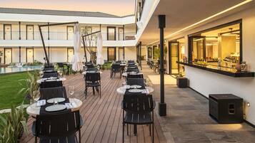 Der serveres morgenmad, frokost og aftensmad