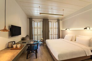 Een minibar, een kluis op de kamer, geluiddichte muren, gratis wifi