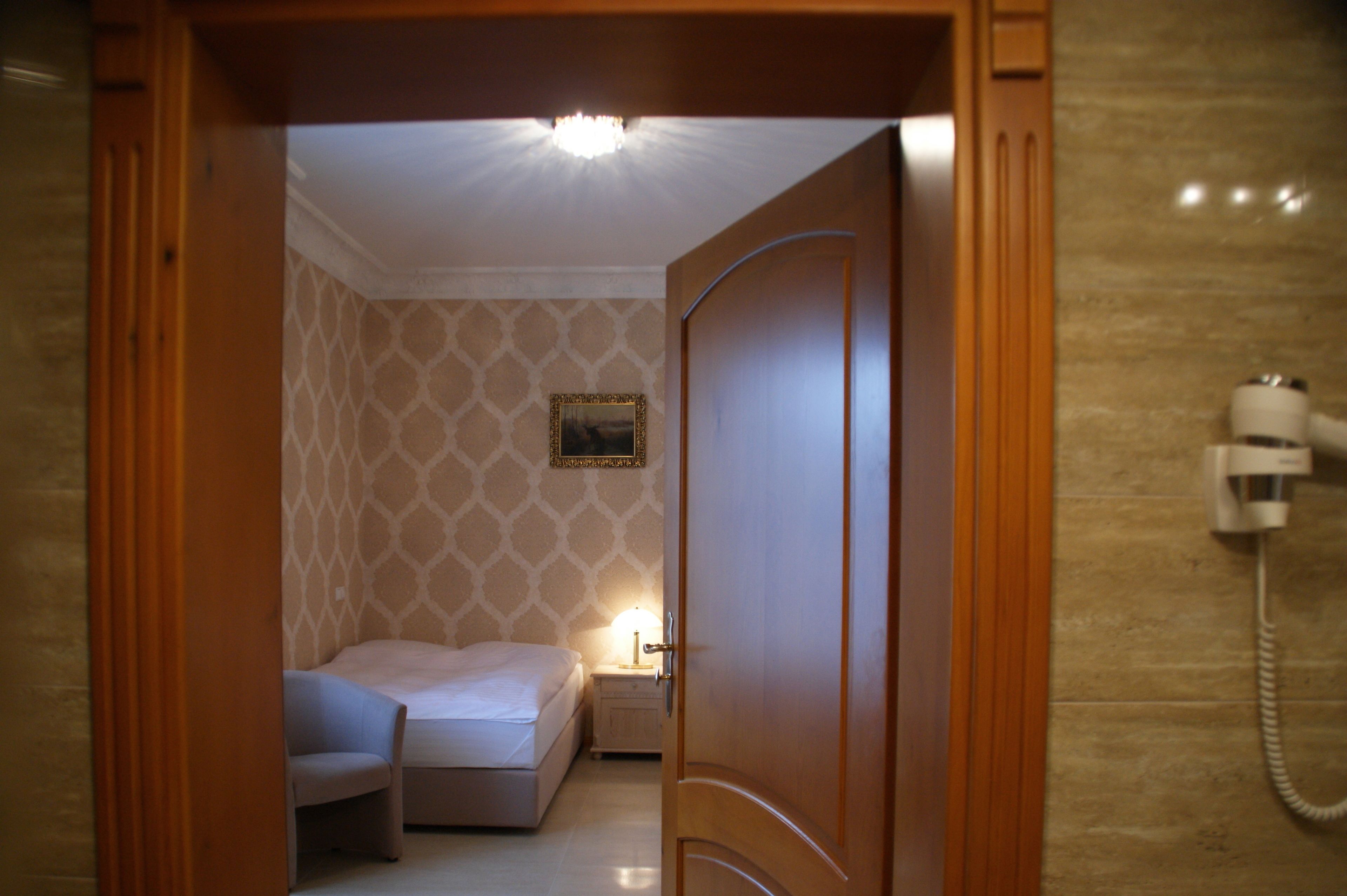 Family Apartment, Accessible, Ensuite | Bathroom | Shower, hair dryer, towels