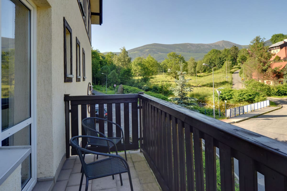 Standard Twin Room, Balcony, Mountain View