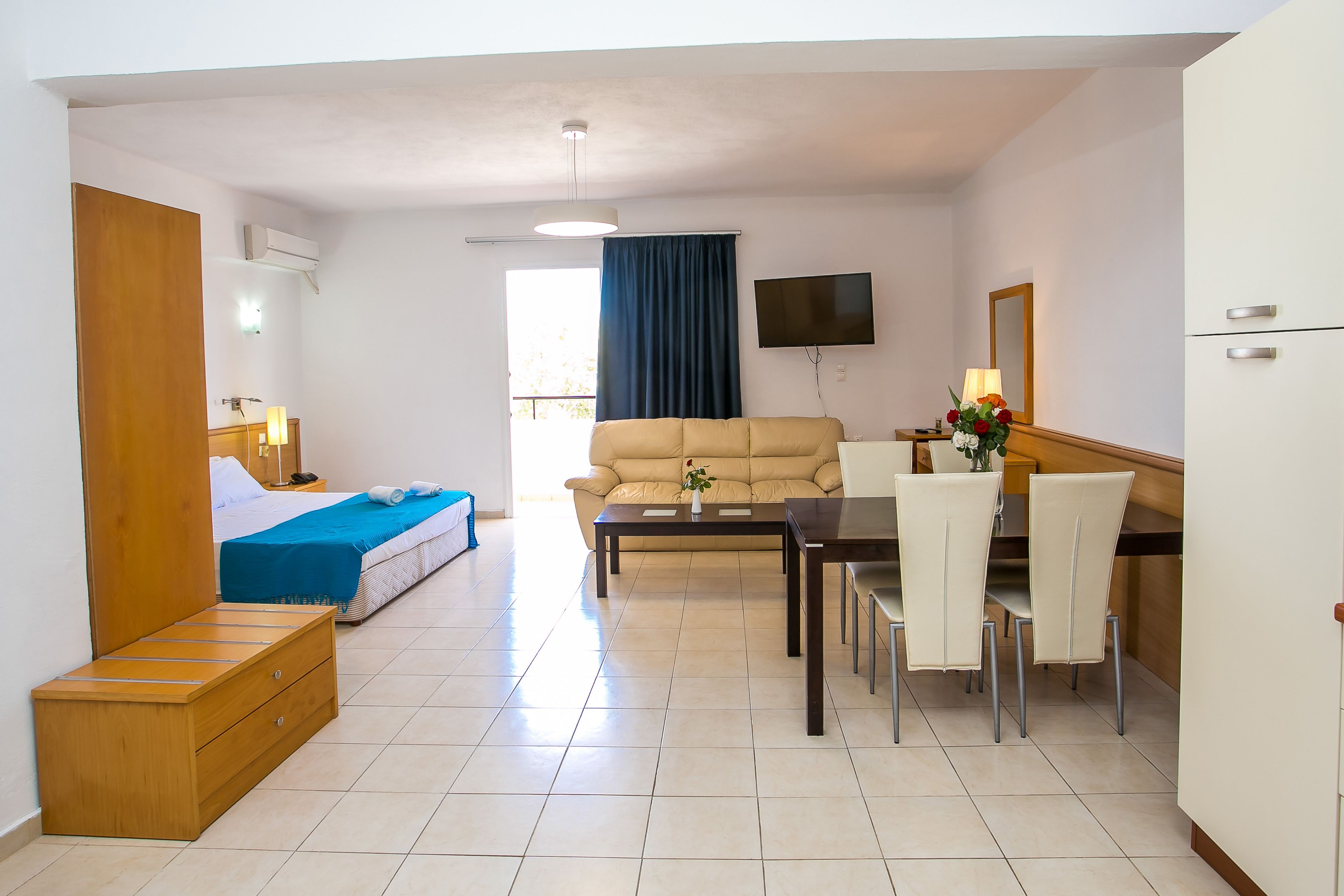 family suite | living area | tv