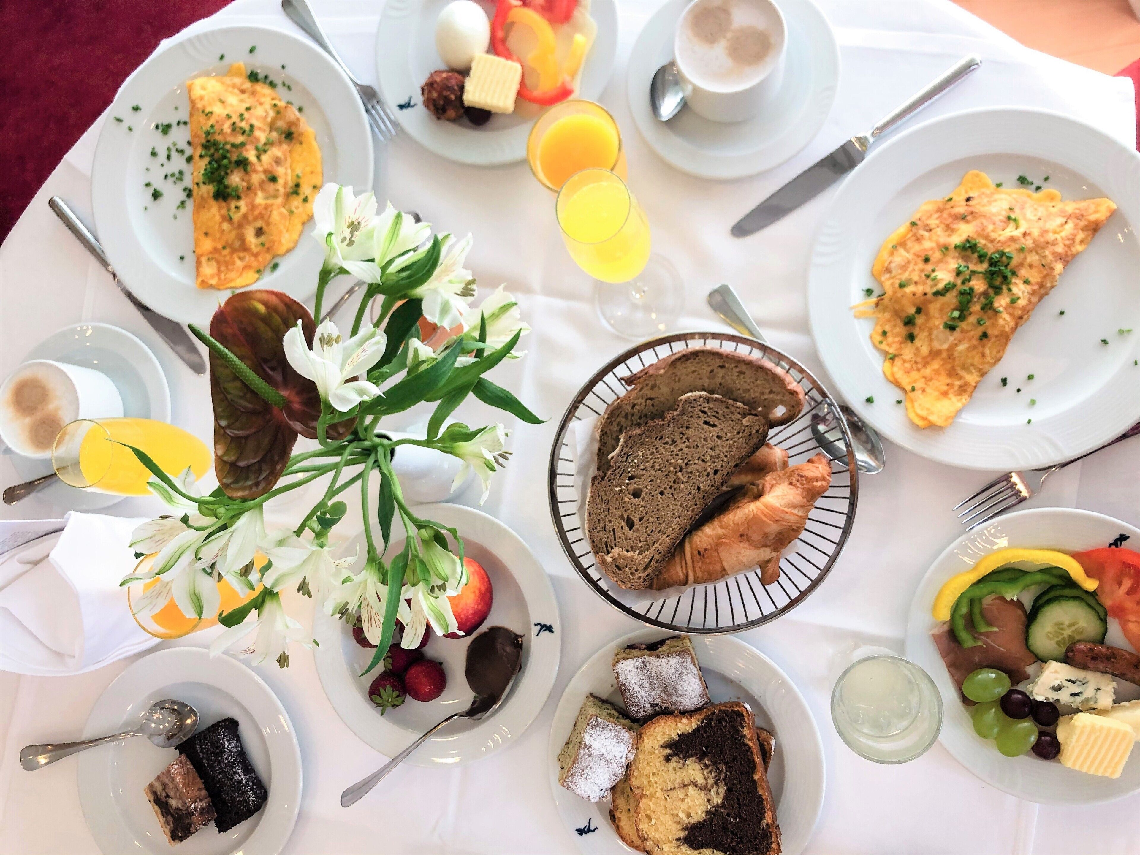 Free daily buffet breakfast