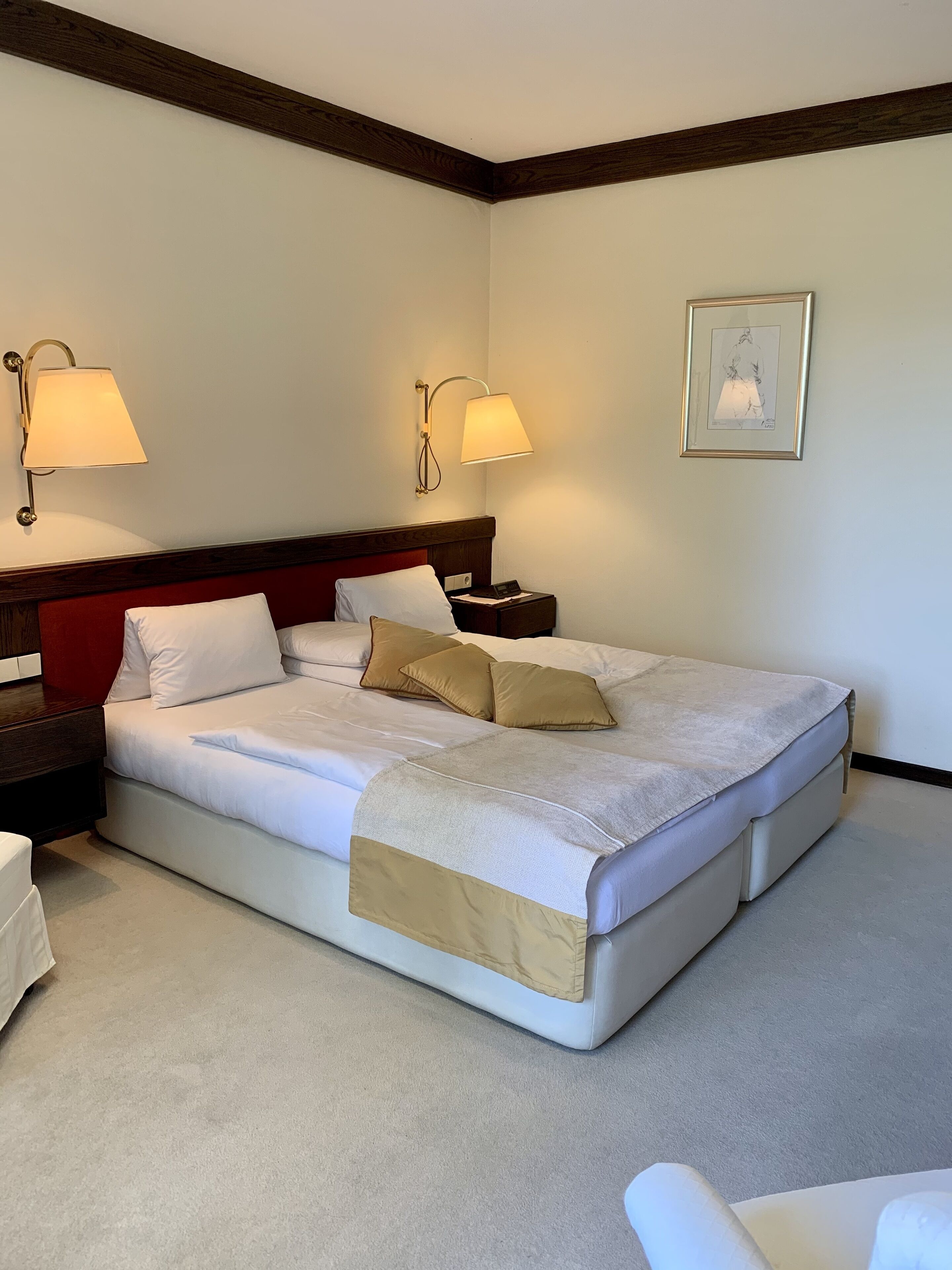 comfort condo, 1 king bed, kitchen, mountain view | desk, free wifi, bed sheets