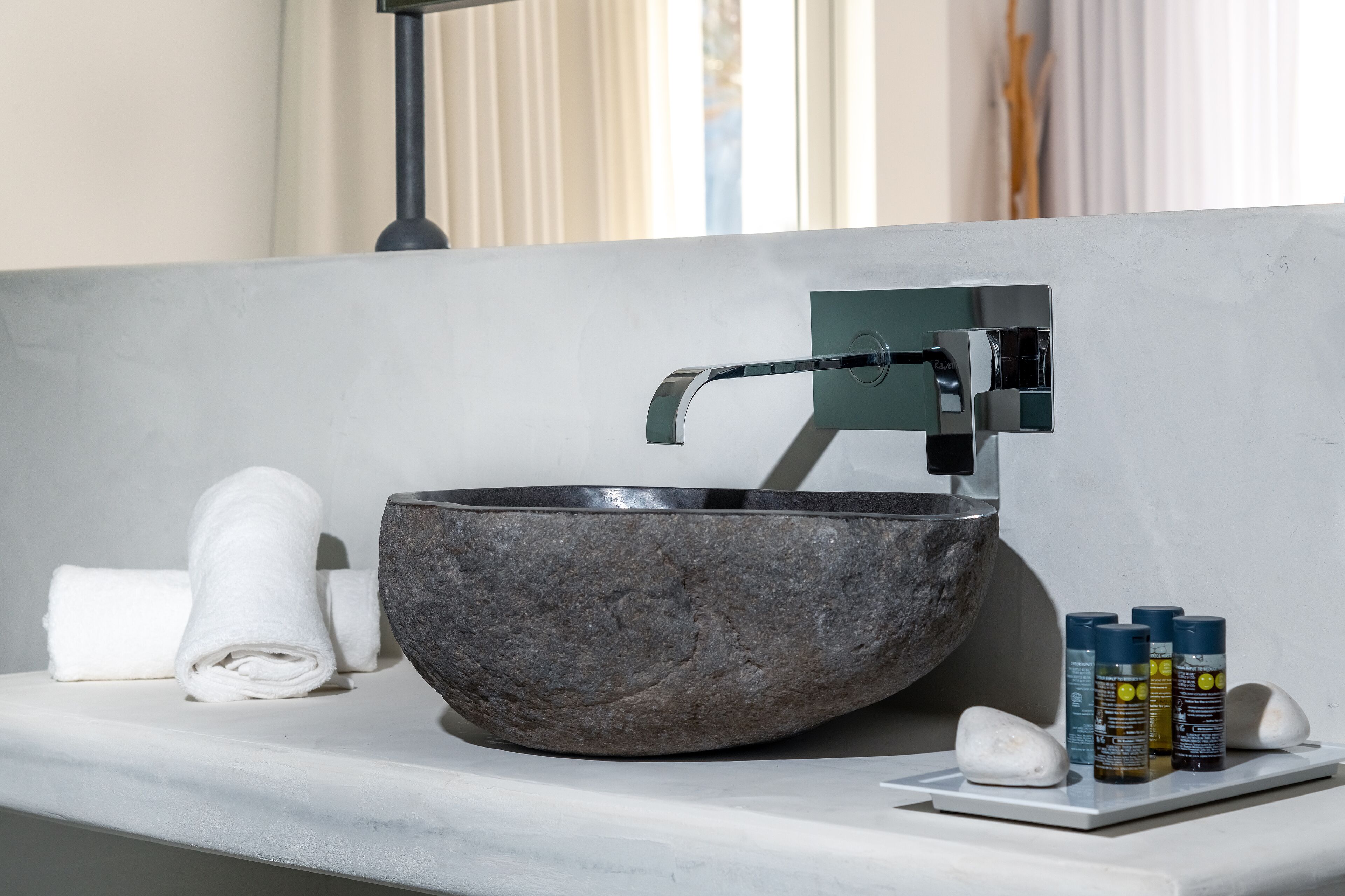 superior double room, sea view | bathroom sink