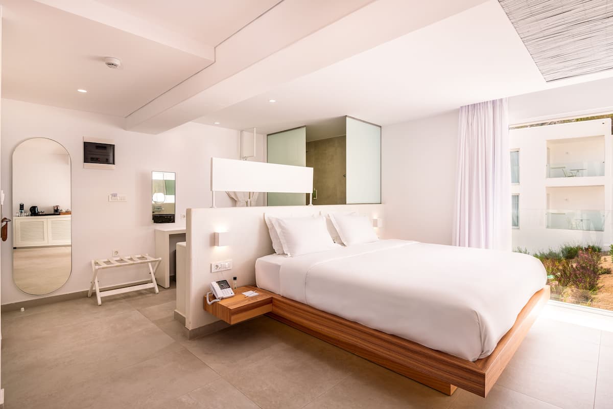 1 Schlafzimmer, hochwertige Bettwaren, Minibar, Zimmersafe