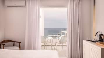 Habitación doble estándar, vista al mar | Terraza o patio