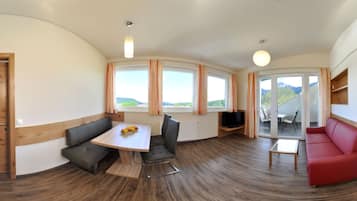 Apartment, 2 Bedrooms | Living room | LED TV, ping pong