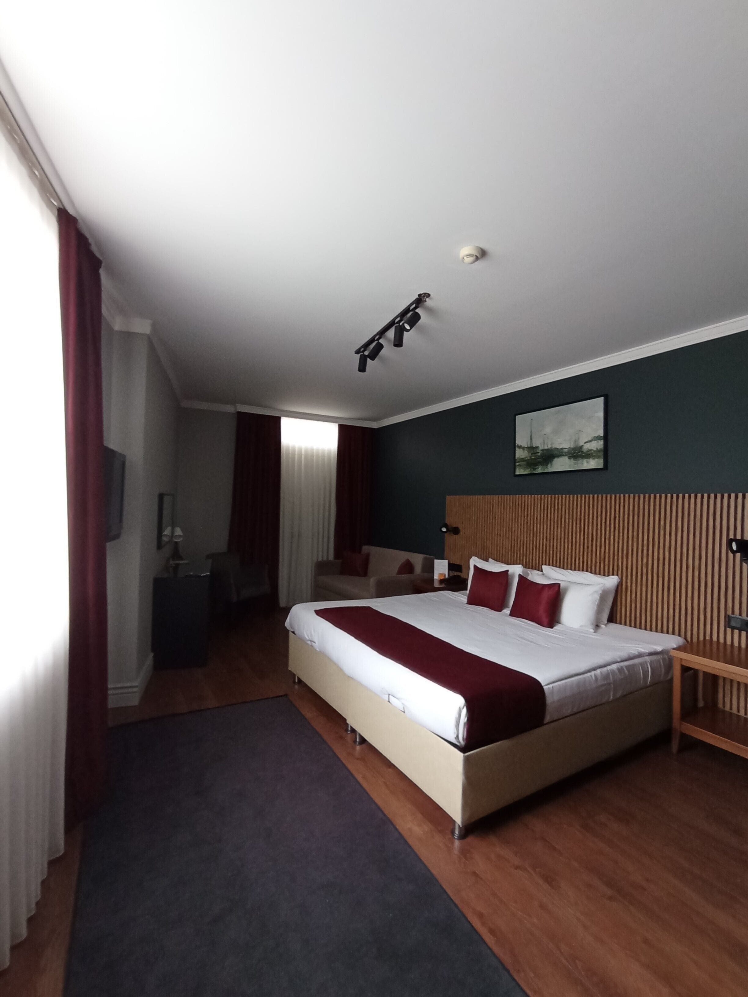 minibar, in-room safe, desk, laptop workspace