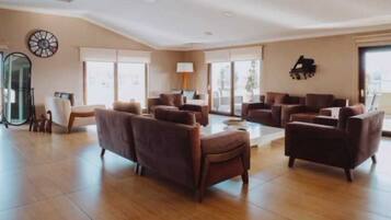 Desayuno buffet incluido todos los días