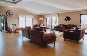 Desayuno buffet incluido todos los días 