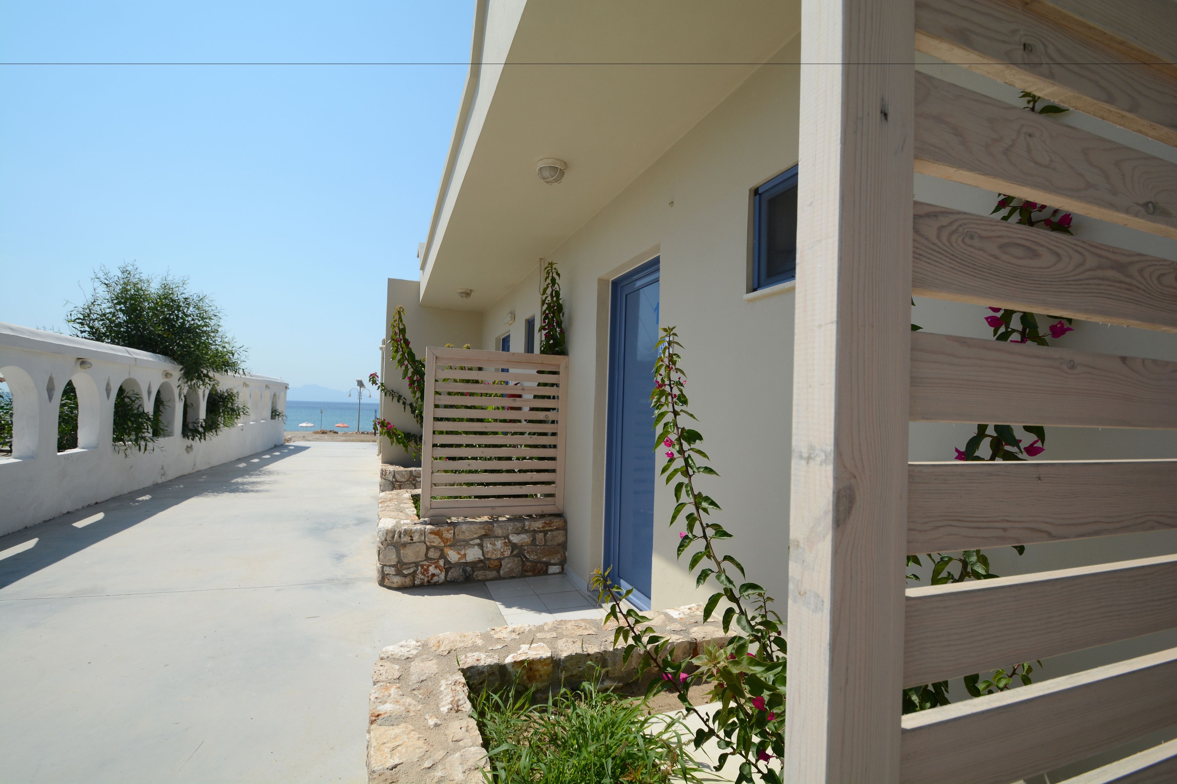 superior bungalow, 1 bedroom, partial sea view, beachside | 1 bedroom, soundproofing, free wifi, bed sheets