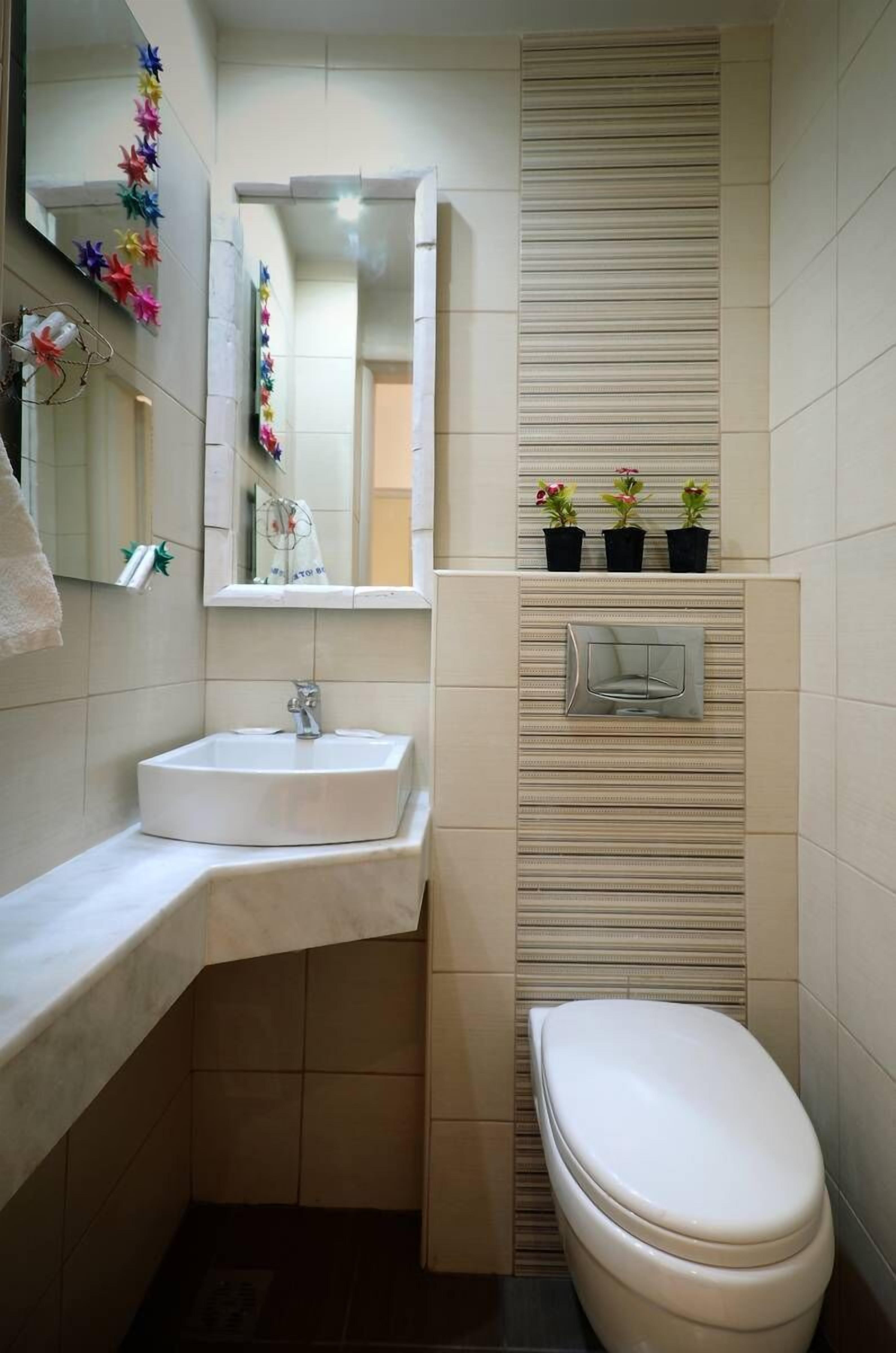 superior double room | bathroom | shower, free toiletries, hair dryer, towels