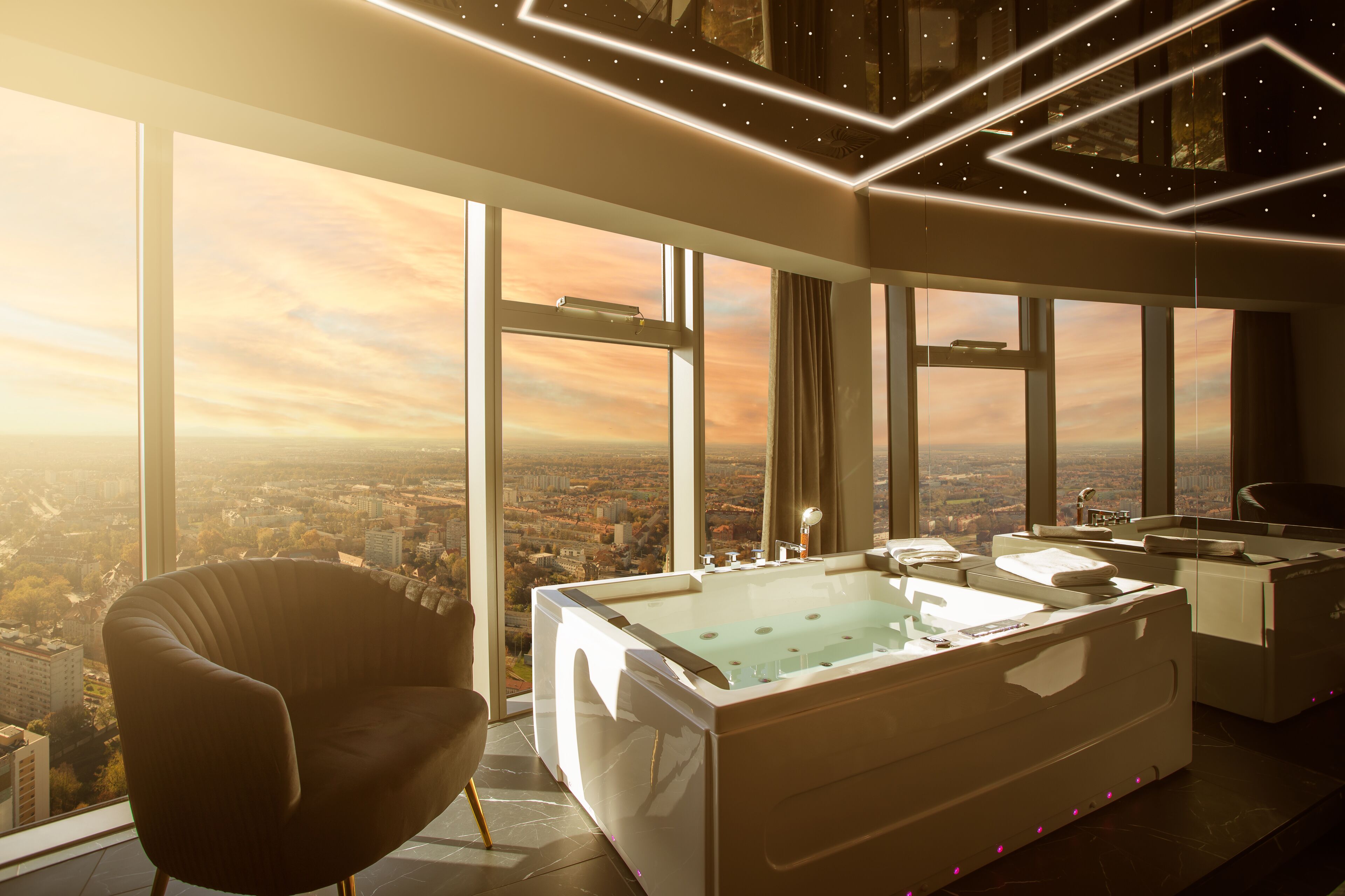 Superior suite with Jetted tub | Private spa tub