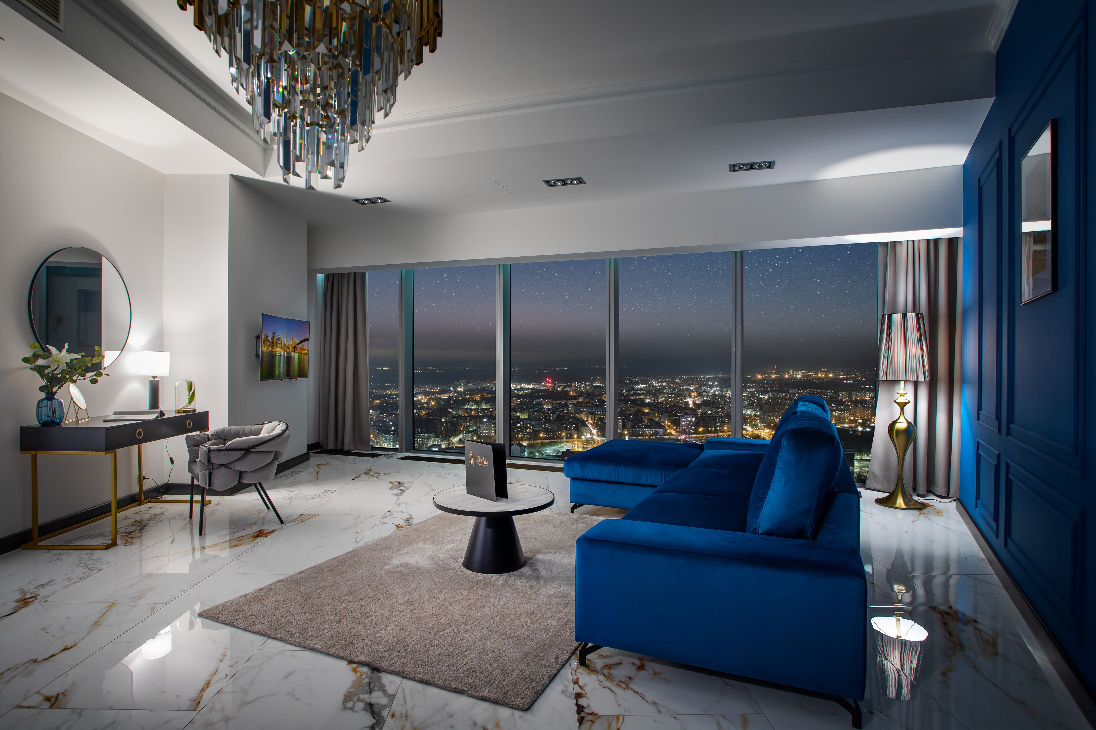 Superior suite with Jetted tub | 1 dormitorio, decoración individual, mobiliario individual