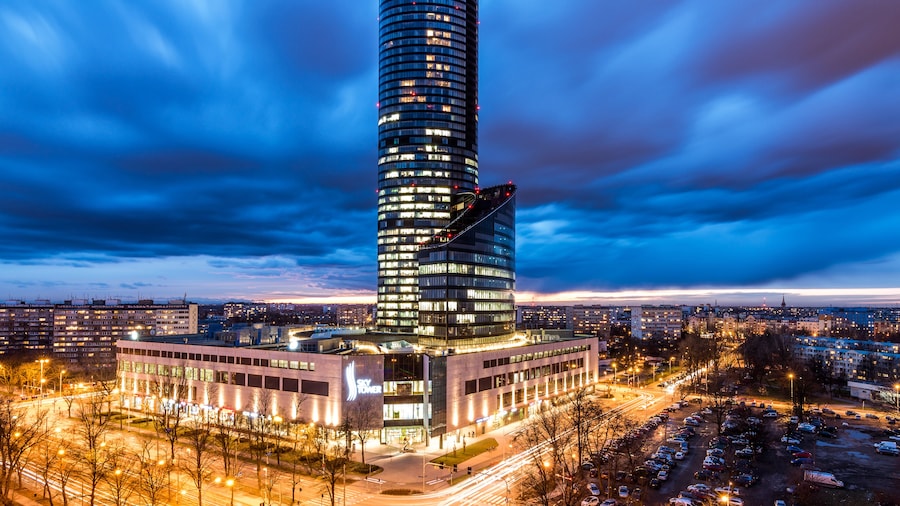 In The Sky - Sky Tower Apartments