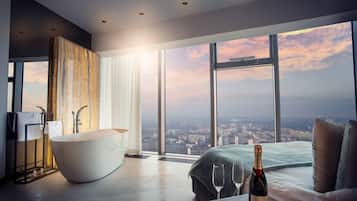 Apartment Deluxe (2 person, Bathtub City View) | 1 hálószoba, egyedi dekoráció, hangszigetelés és vasaló/vasalódeszka