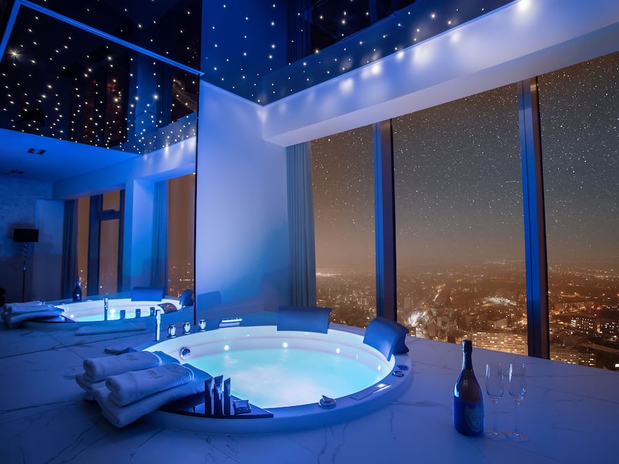 Deluxe Suite with Jetted Tub | 1 bedroom, individually decorated, individually furnished, soundproofing