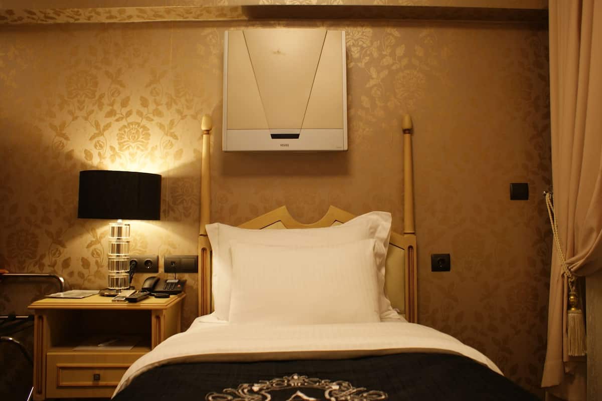 Premium bedding, free minibar items, in-room safe, soundproofing