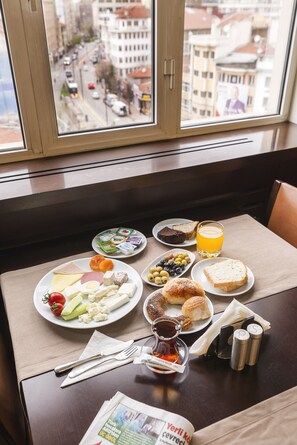 Petit déjeuner buffet compris tous les jours