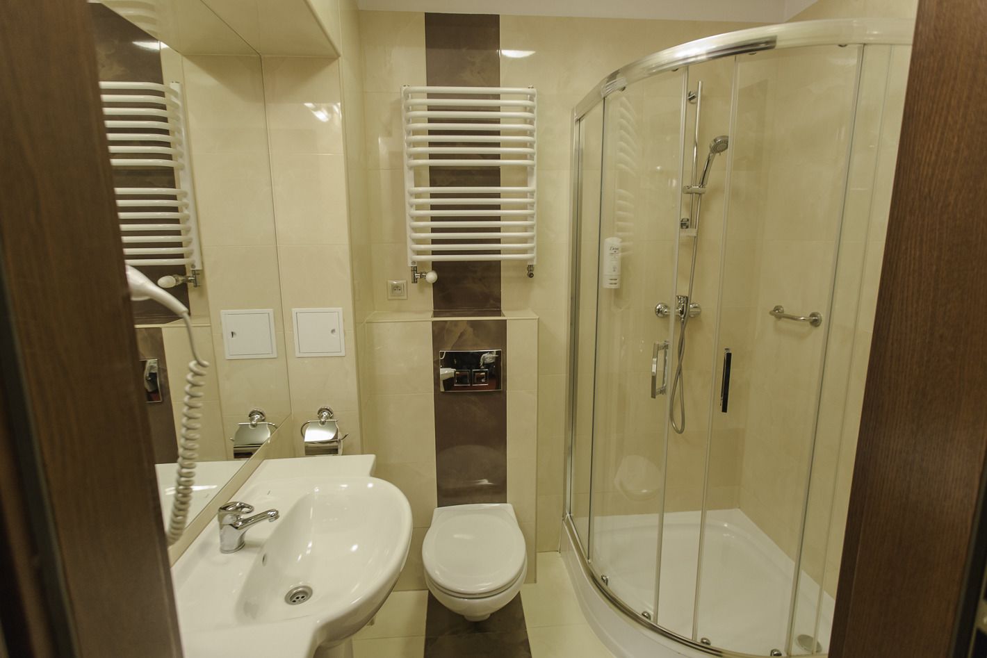 Shower, free toiletries, hair dryer, towels