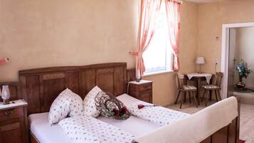 Habitación doble | 1 habitación, caja de seguridad en la habitación y wifi gratis