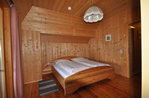 Apartment 2 | In-room safe, free WiFi, bed sheets - Gasthof ZUM KRAMER (Gurk)