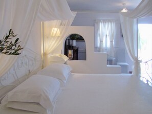 Premium bedding, in-room safe, desk, laptop workspace - Porto Scoutari Romantic Hotel (Patmos)