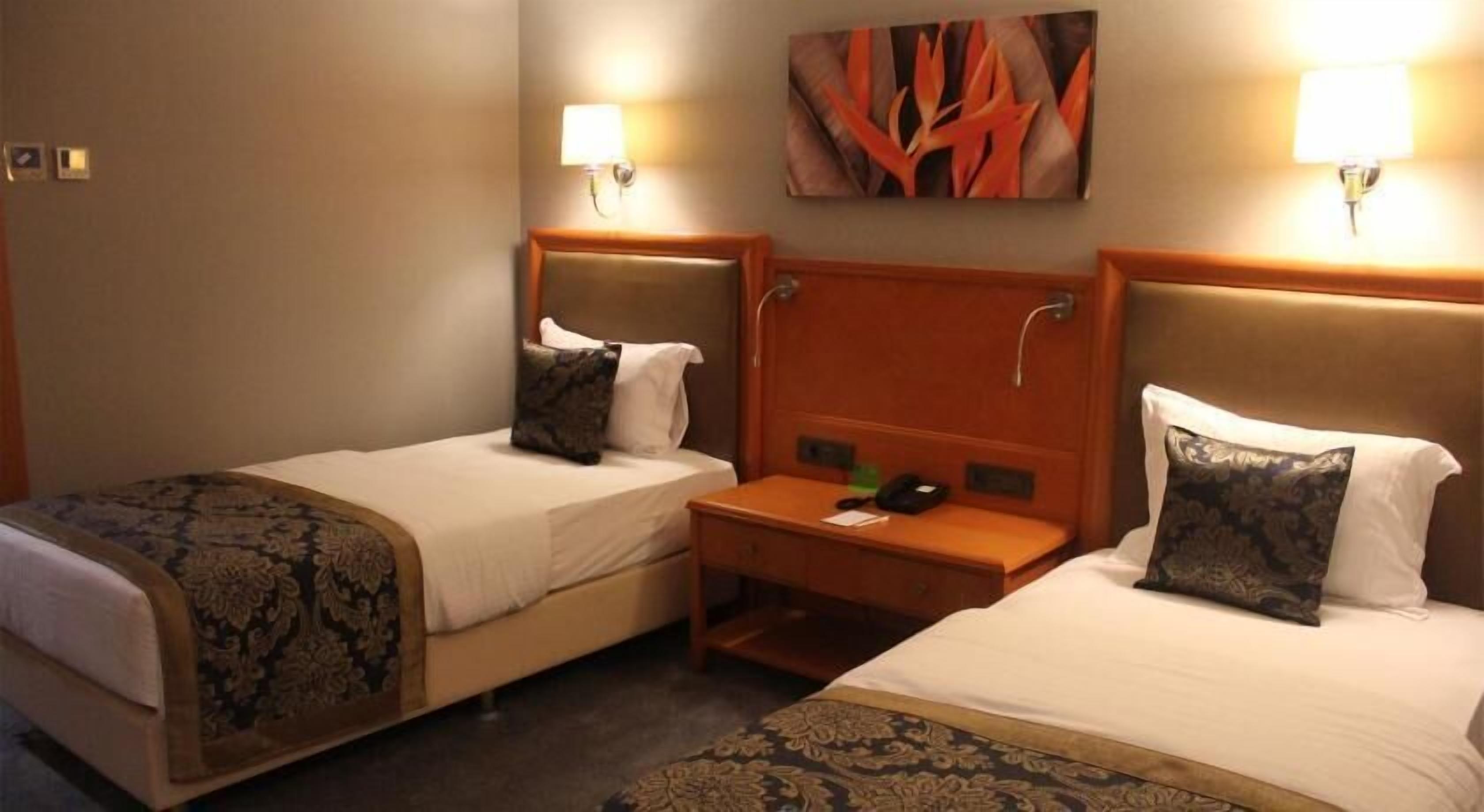 Literie de qualité, minibar, coffre-fort, décor unique