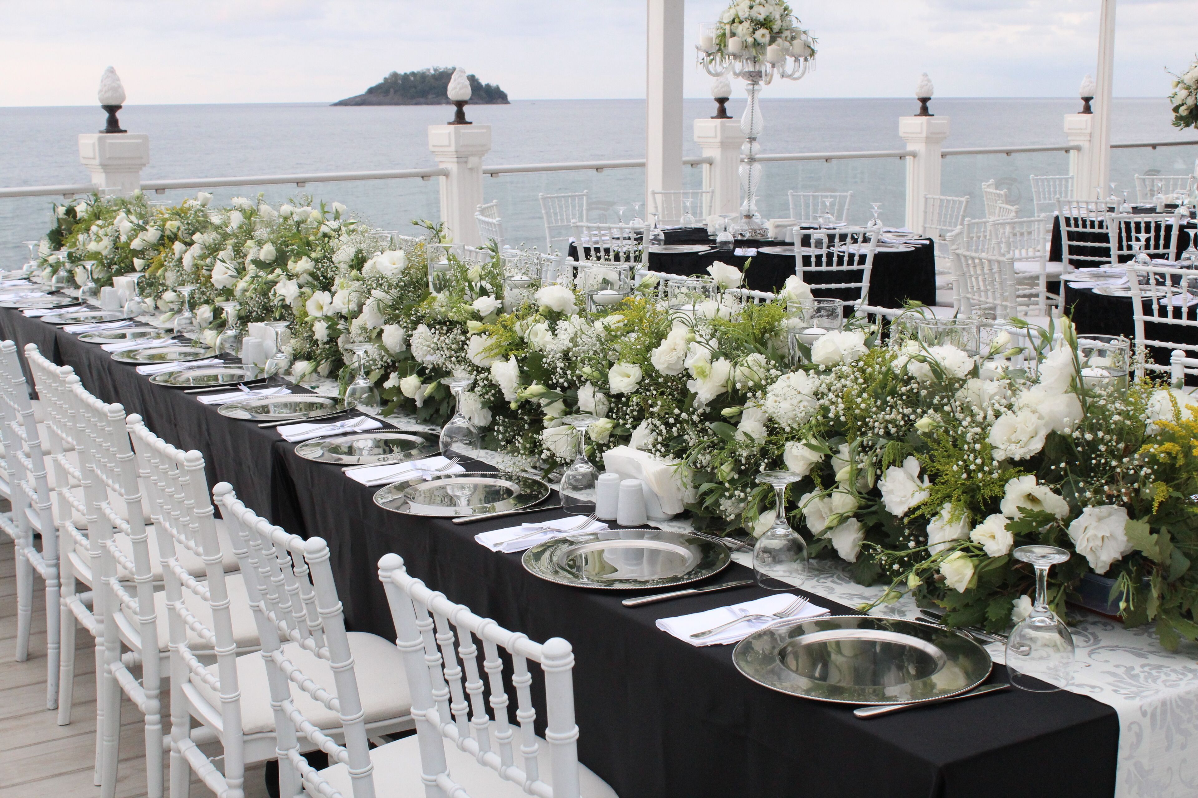 outdoor banquet area